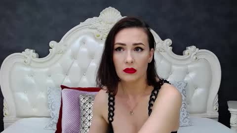 Snapshot of elisabethswan chatting on November 20, 8:25 am Krissy online show from November 20, 8:25 am