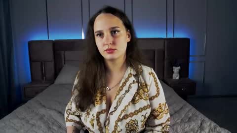 Snapshot of elisaminix_ chatting on December 10, 12:49 pm Elison online show from December 10, 12:49 pm