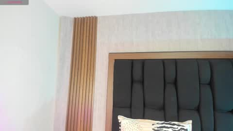 ELISE LEYTON online show from January 9, 7:04 pm