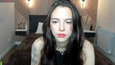 Snapshot of elise_robbie chatting on March 7, 1:13 am Elise online show from March 7, 1:13 am