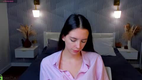 Snapshot of elise_robbie chatting on April 9, 1:05 am Elise online show from April 9, 1:05 am