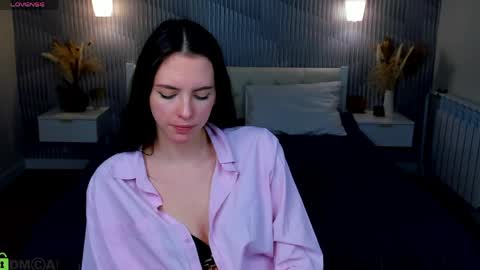 Snapshot of elise_robbie chatting on April 9, 6:19 am Elise online show from April 9, 6:19 am