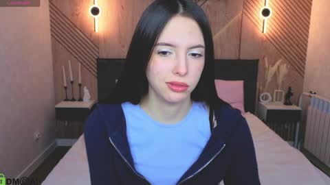 Snapshot of elise_robbie chatting on April 15, 1:23 am Elise online show from April 15, 1:23 am