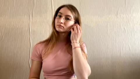 Elisabet online show from April 16, 9:32 am