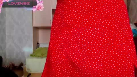 Snapshot of elisefoxy chatting on March 20, 1:49 pm Elise online show from March 20, 1:49 pm