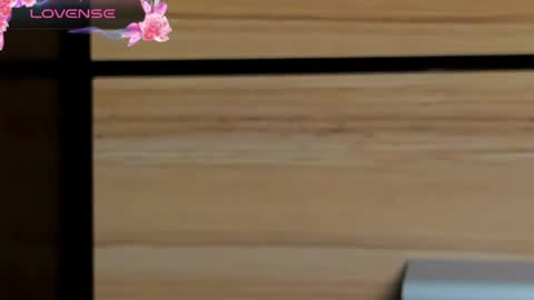 Snapshot of elisefoxy chatting on March 30, 9:27 pm Elise online show from March 30, 9:27 pm