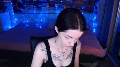 Elise online show from December 4, 5:27 am