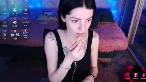 Elise online show from December 14, 8:13 am