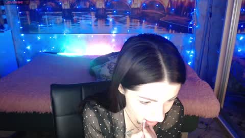 Elise online show from December 27, 2:25 am