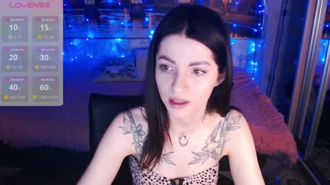 Elise online show from January 1, 1:27 pm