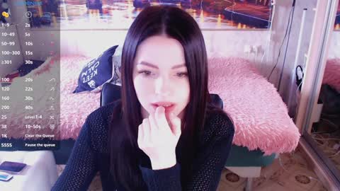 Elise online show from February 8, 8:52 am