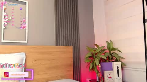Elise Play Boobs online show from May 21, 4:47 pm