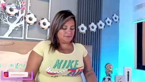 Elise Play Boobs online show from June 19, 6:12 pm