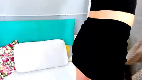 Elise online show from May 19, 8:09 am