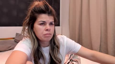 Elly online show from March 15, 8:59 pm