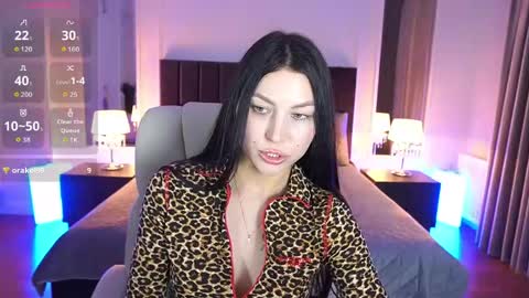 elisevelour online show from April 18, 12:20 pm