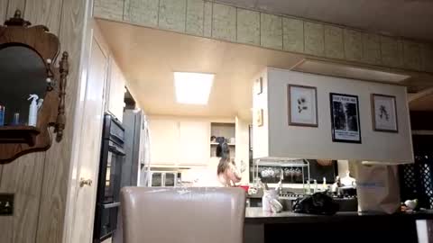 elisewoodsxoxo online show from January 14, 1:22 am