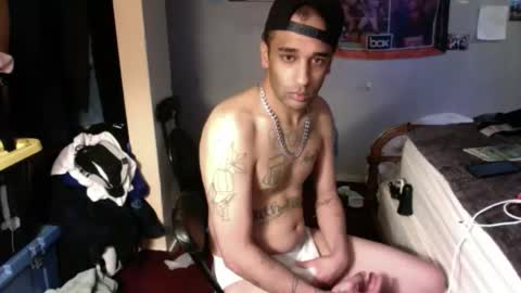 Snapshot of elisharay95 chatting on April 28, 8:25 pm elisharay95 online show from April 28, 8:25 pm