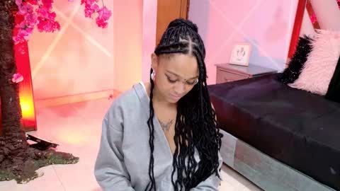 Snapshot of elit_noa chatting on November 18, 7:29 pm elit noa online show from November 18, 7:29 pm