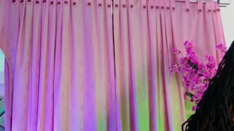 Snapshot of elit_noa chatting on February 12, 7:31 pm elit noa online show from February 12, 7:31 pm