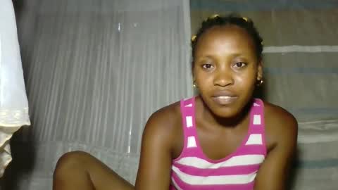 Snapshot of elita12010 chatting on April 3, 7:39 am elita12010 online show from April 3, 7:39 am