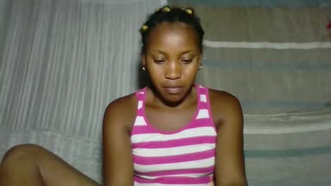 Snapshot of elita12010 chatting on April 3, 7:45 pm elita12010 online show from April 3, 7:45 pm