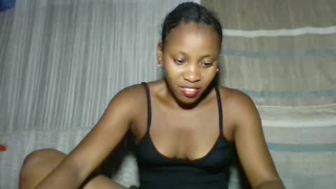 Snapshot of elita12010 chatting on April 12, 11:59 am elita12010 online show from April 12, 11:59 am