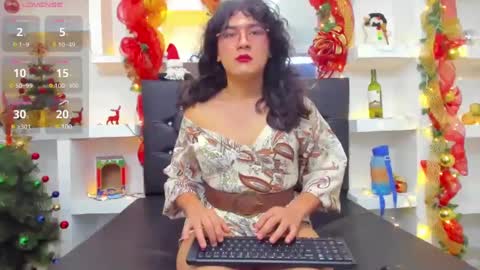 Snapshot of elith_berry69_ chatting on December 17, 10:11 pm elith_berry69_ online show from December 17, 10:11 pm