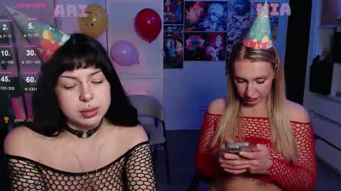 Snapshot of eliza_benet_ chatting on October 17, 3:14 pm Ari online show from October 17, 3:14 pm