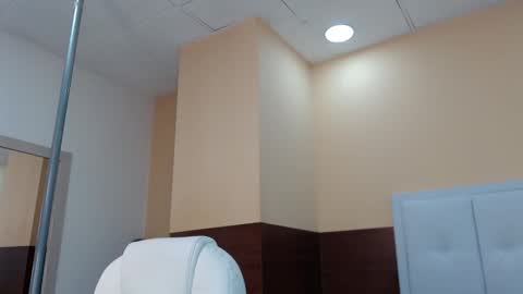 Eliza online show from January 7, 7:27 pm