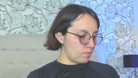 Eliza online show from April 16, 7:58 pm