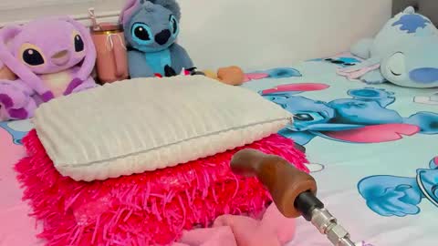 Snapshot of elizabeth_18_ chatting on November 6, 3:07 am ELIZA online show from November 6, 3:07 am