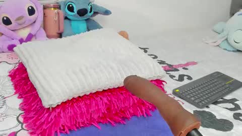 Snapshot of elizabeth_18_ chatting on November 17, 3:01 am ELIZA online show from November 17, 3:01 am