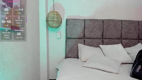 elizabeth online show from October 18, 7:25 pm