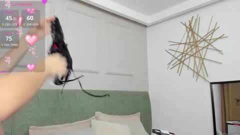 elizabeth online show from November 12, 7:03 pm