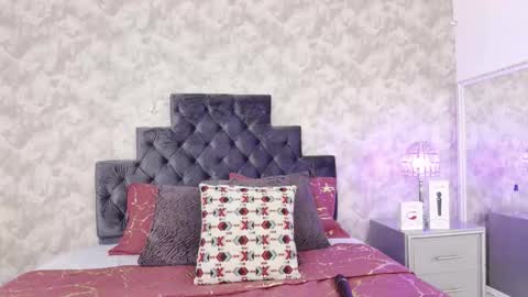 Snapshot of elizabeth_colleman chatting on December 20, 1:29 pm Elizabeth online show from December 20, 1:29 pm