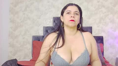 Snapshot of elizabeth_colleman chatting on January 11, 12:15 am Elizabeth online show from January 11, 12:15 am