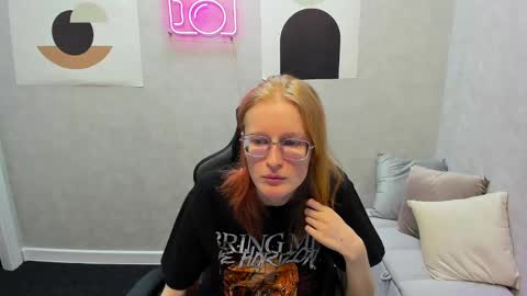 Elizabeth online show from January 8, 1:32 am