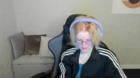 Snapshot of elizabeth_harpper chatting on September 21, 1:18 am Elizabeth online show from September 21, 1:18 am