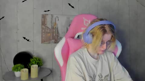 Snapshot of elizabeth_harpper chatting on November 5, 1:27 am Elizabeth online show from November 5, 1:27 am