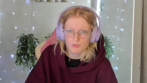 Snapshot of elizabeth_harpper chatting on November 24, 1:05 am Elizabeth online show from November 24, 1:05 am