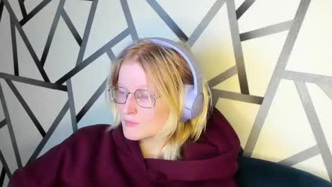 Snapshot of elizabeth_harpper chatting on November 26, 1:17 am Elizabeth online show from November 26, 1:17 am