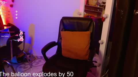 Snapshot of elizabeth_martinez98 chatting on February 24, 8:14 pm Elizabeth Martinez online show from February 24, 8:14 pm