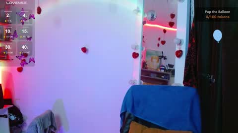 Snapshot of elizabeth_martinez98 chatting on February 25, 10:07 pm Elizabeth Martinez online show from February 25, 10:07 pm