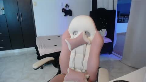  Elizabeth  online show from October 9, 11:25 pm