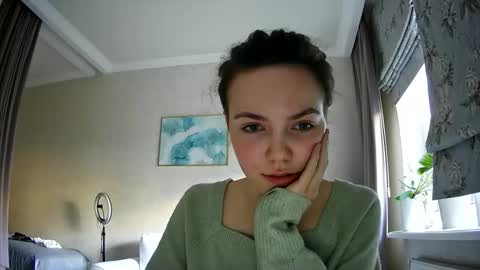 elizabeth_xi online show from October 1, 7:36 am