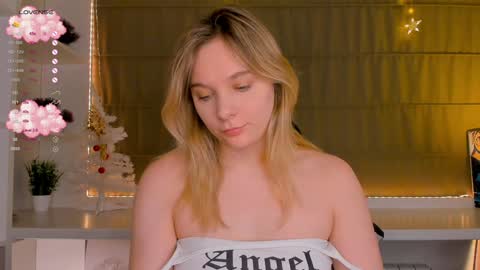 Elizabeth online show from February 2, 1:02 am