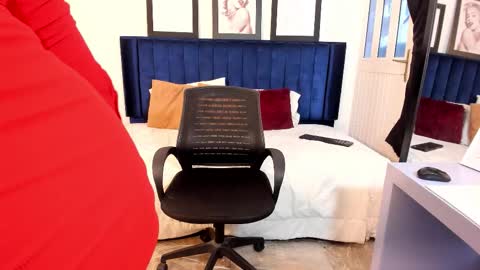 Elizabeth  online show from March 15, 12:44 pm