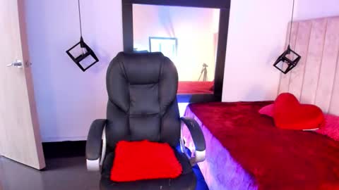 Lucia Vonne online show from November 26, 1:12 pm