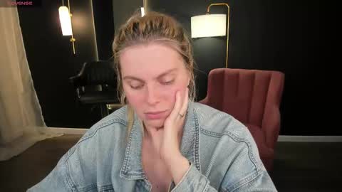 Snapshot of elizabethmad chatting on September 17, 9:27 pm elizabethmad online show from September 17, 9:27 pm